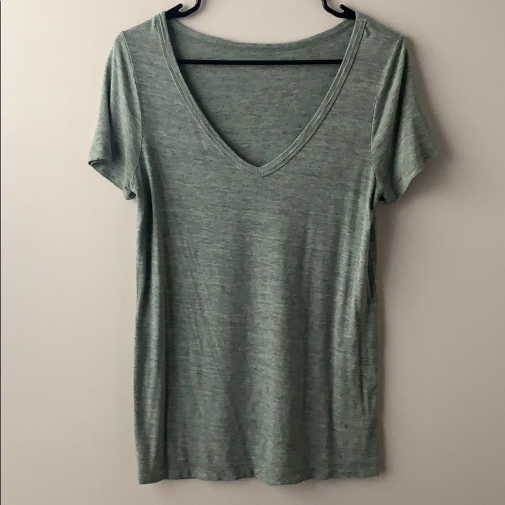 Merona Light Weight V-Neck Tee Xs